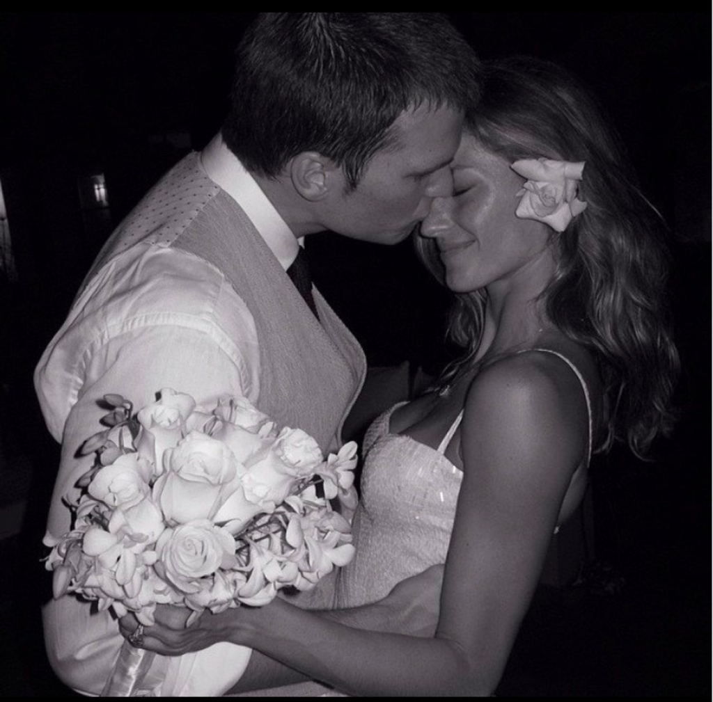 Gisele Bundchen and Tom Brady share smooch in sweet Easter family photo