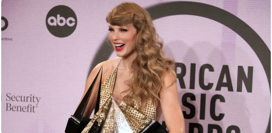 Taylor Swift stays tight-lipped at first show post-breakup but hints at new  music and videos, Taylor Swift